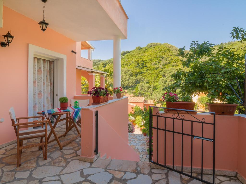 Evergreen Apartments Айос-Гордіос Номер фото